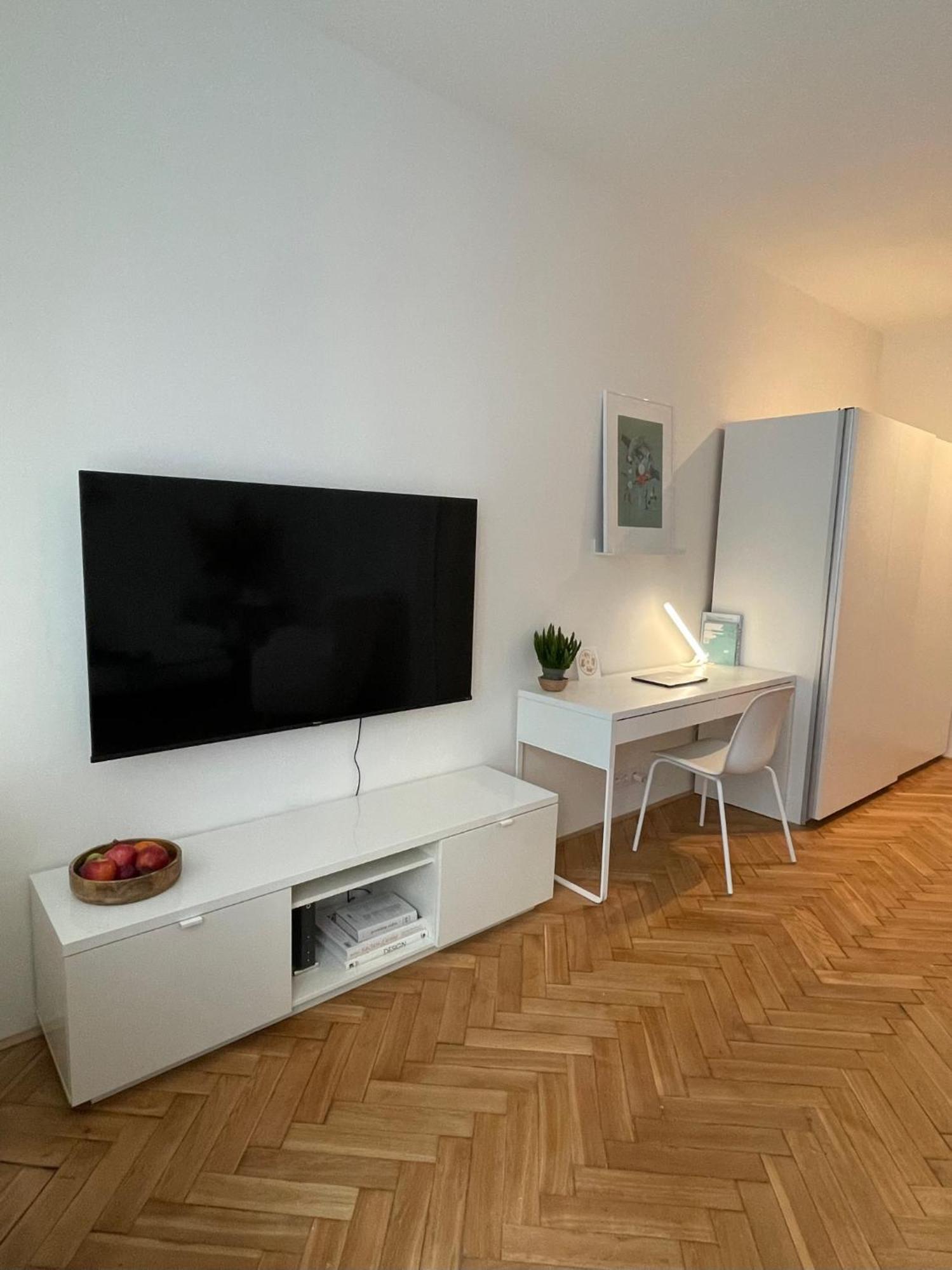 Urban Retreat I Modern Boho Apartments In Lovely Letna District - 10 Minutes From Old Town Prag Eksteriør billede