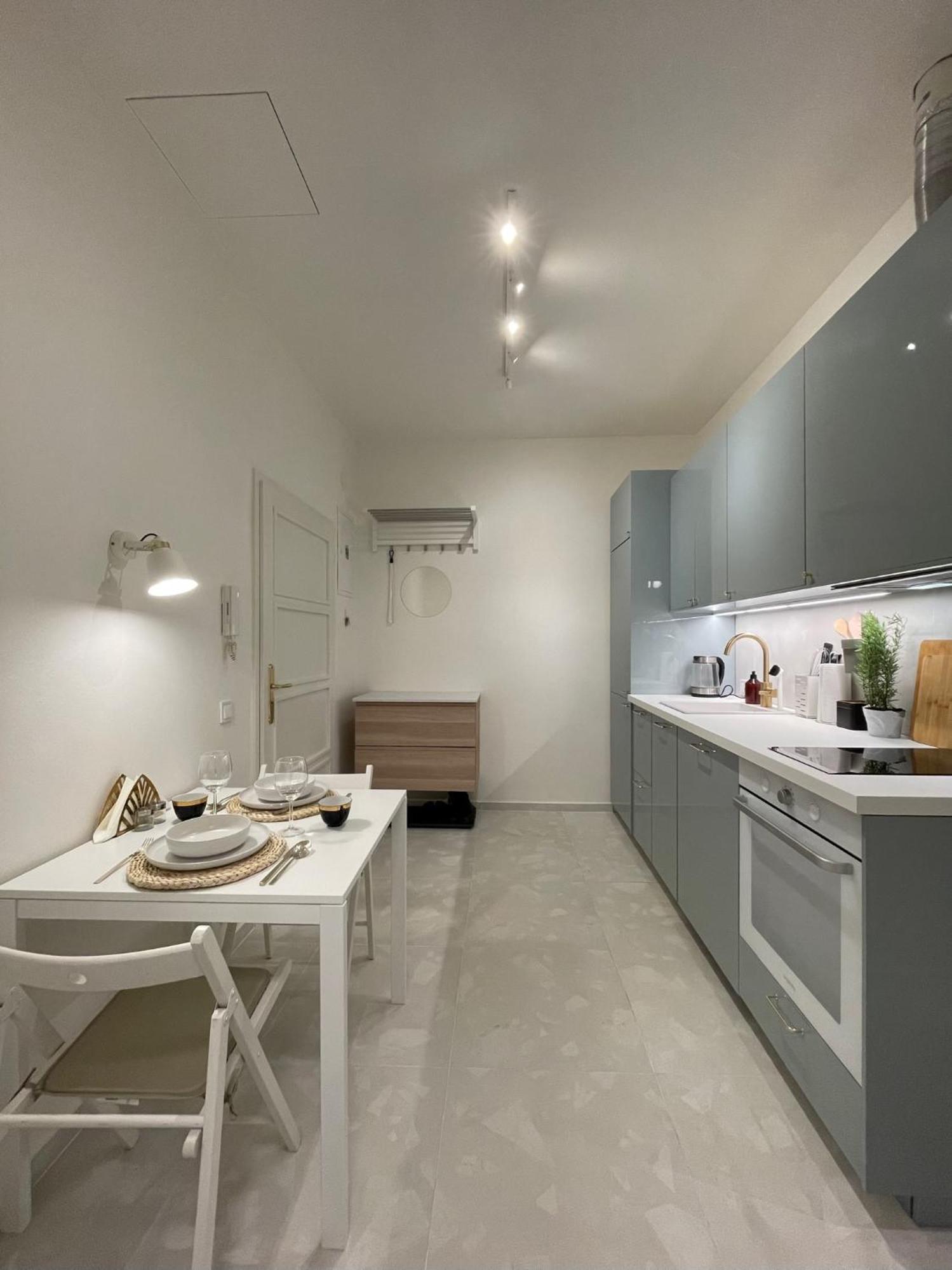 Urban Retreat I Modern Boho Apartments In Lovely Letna District - 10 Minutes From Old Town Prag Eksteriør billede